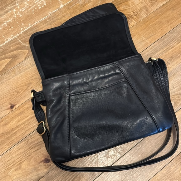 Tulip Leather Crossbody Bag Black Style 112 Elie - Picture 7 of 12